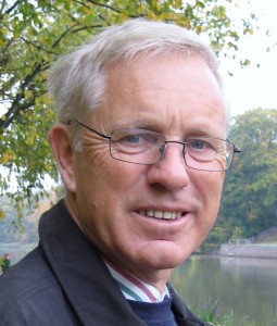 Henning Bender, Tidligere Stadsarkivar i Aalborg og leder af Udvandrerarkivet.